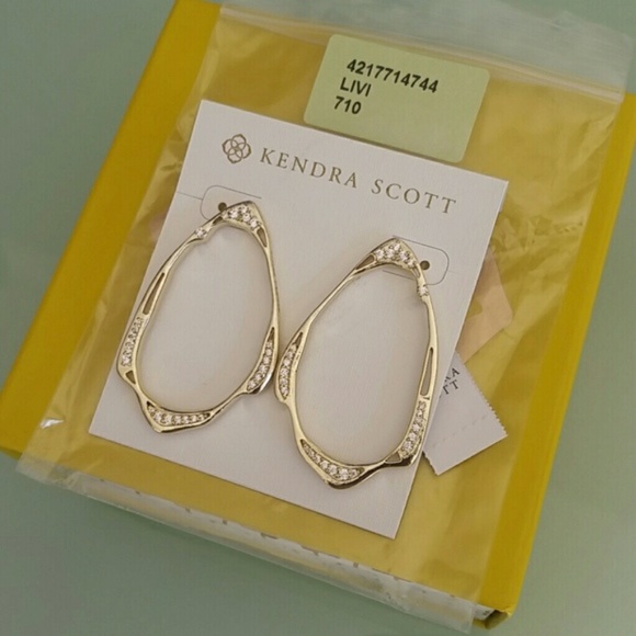 Kendra Scott Livi Earrings in Gold - Picture 3 of 5